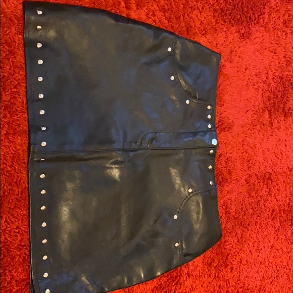 Real Leather Skirt - Picture 1 of 2